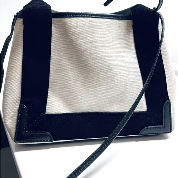 ✨ BALENCIAGA ✨ Cream/Black Cabas XS Bag 2-Way With Crossbody Strap Pouch - Picture 5 of 16